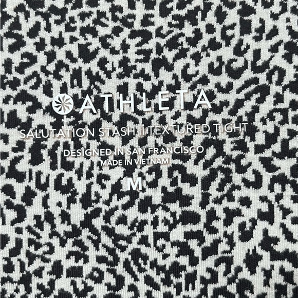 Athleta Leopard Print Salutation Stash II Textured Tight Crop Leggings Size M - Picture 4 of 8